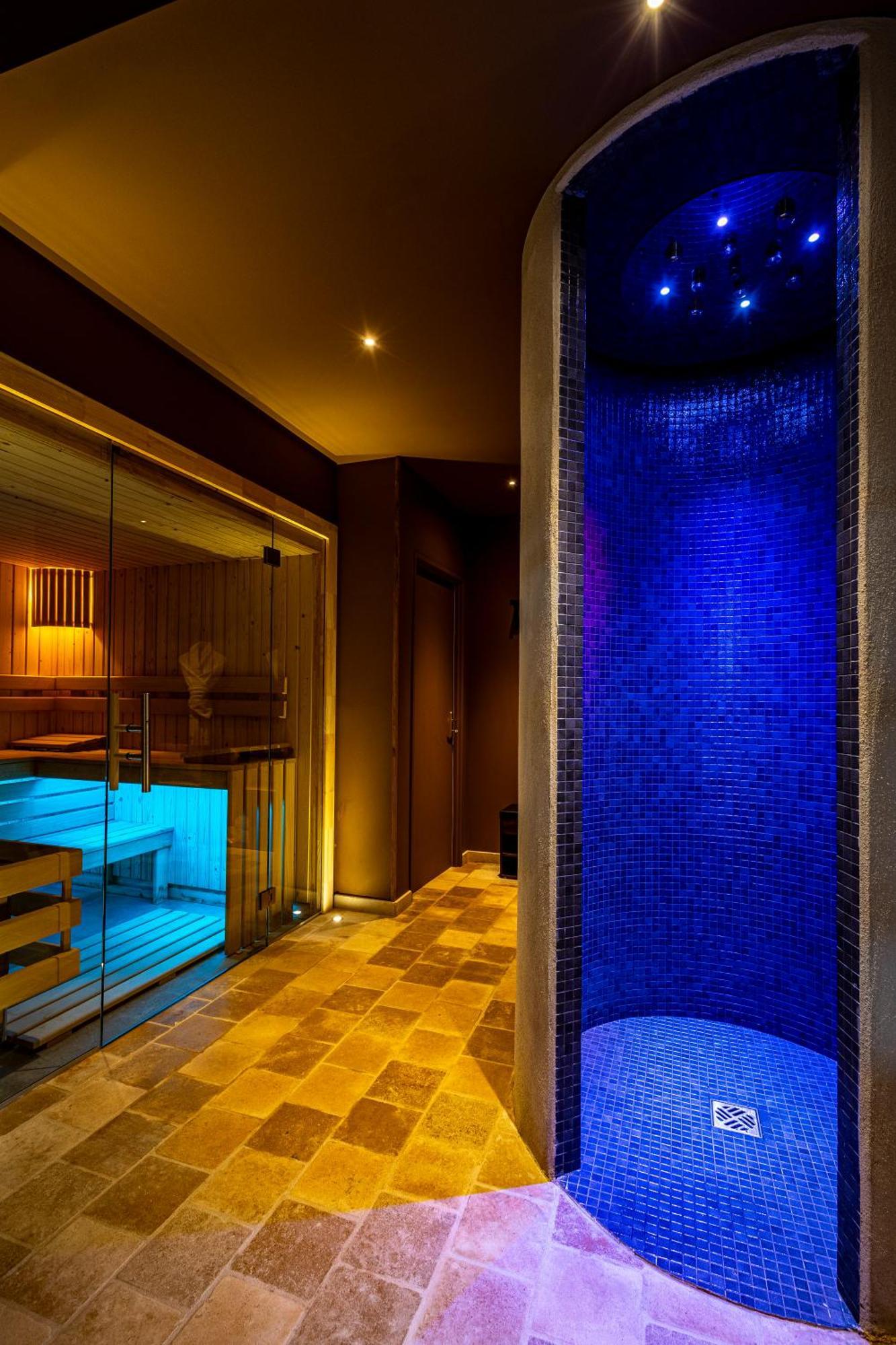 Domaine De Rymska & Spa - Relais & Chateaux Saint-Jean-de-Trézy المظهر الخارجي الصورة