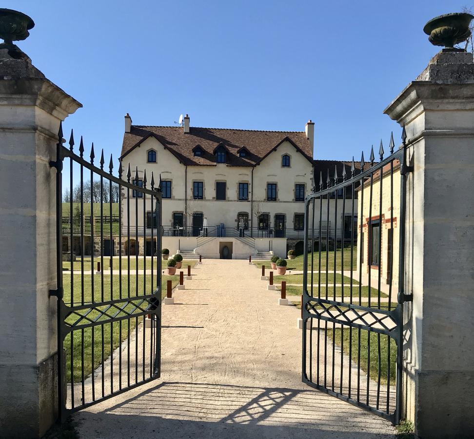 Domaine De Rymska & Spa - Relais & Chateaux Saint-Jean-de-Trézy المظهر الخارجي الصورة
